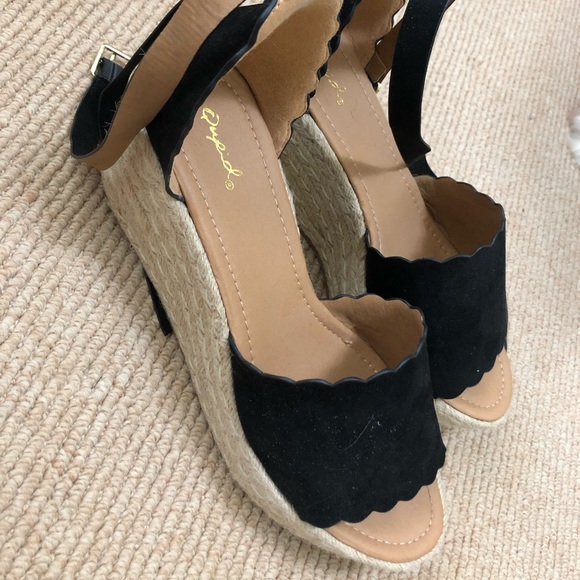 Scalloped wedges - Picture 2 of 2